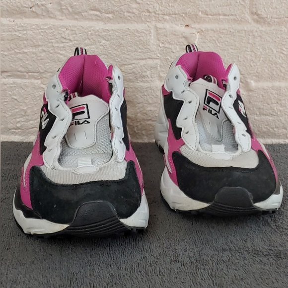 Fila Shoes - Pre-owned Fila Kid's Ray Tracer Pink/Black Running Shoe Size 6us